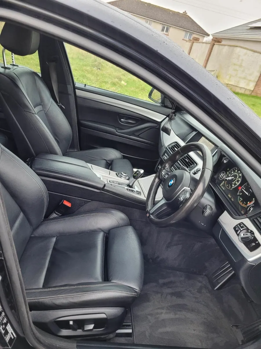 BMW 5-Series 2016 - Image 2