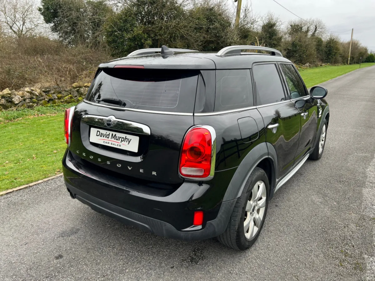 Mini Cooper Crossover - Image 4