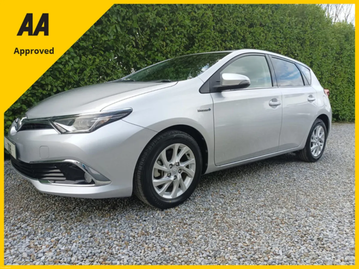 IMMACULATE TOYOTA AURIS 1.8 PETROL HYBRID, 2016 - Image 1