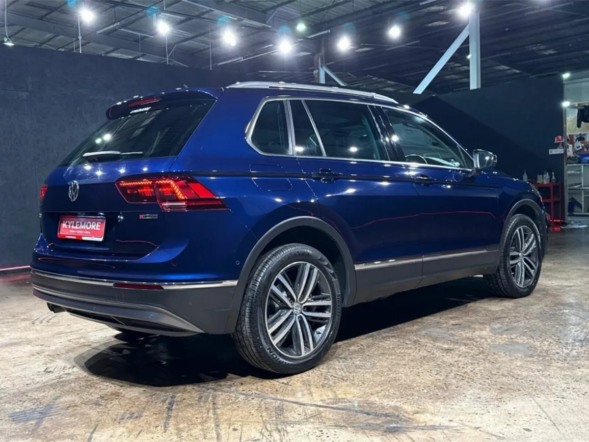 Volkswagen Tiguan 2.0 TDI HIGH LINE 4WD - FULL BLA - Image 4