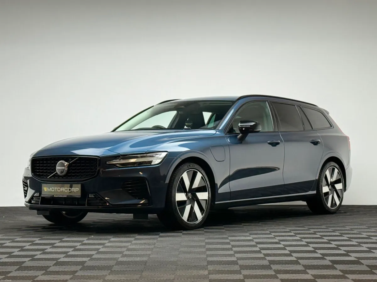 Volvo V60 T6 PLUS AWD - Image 3