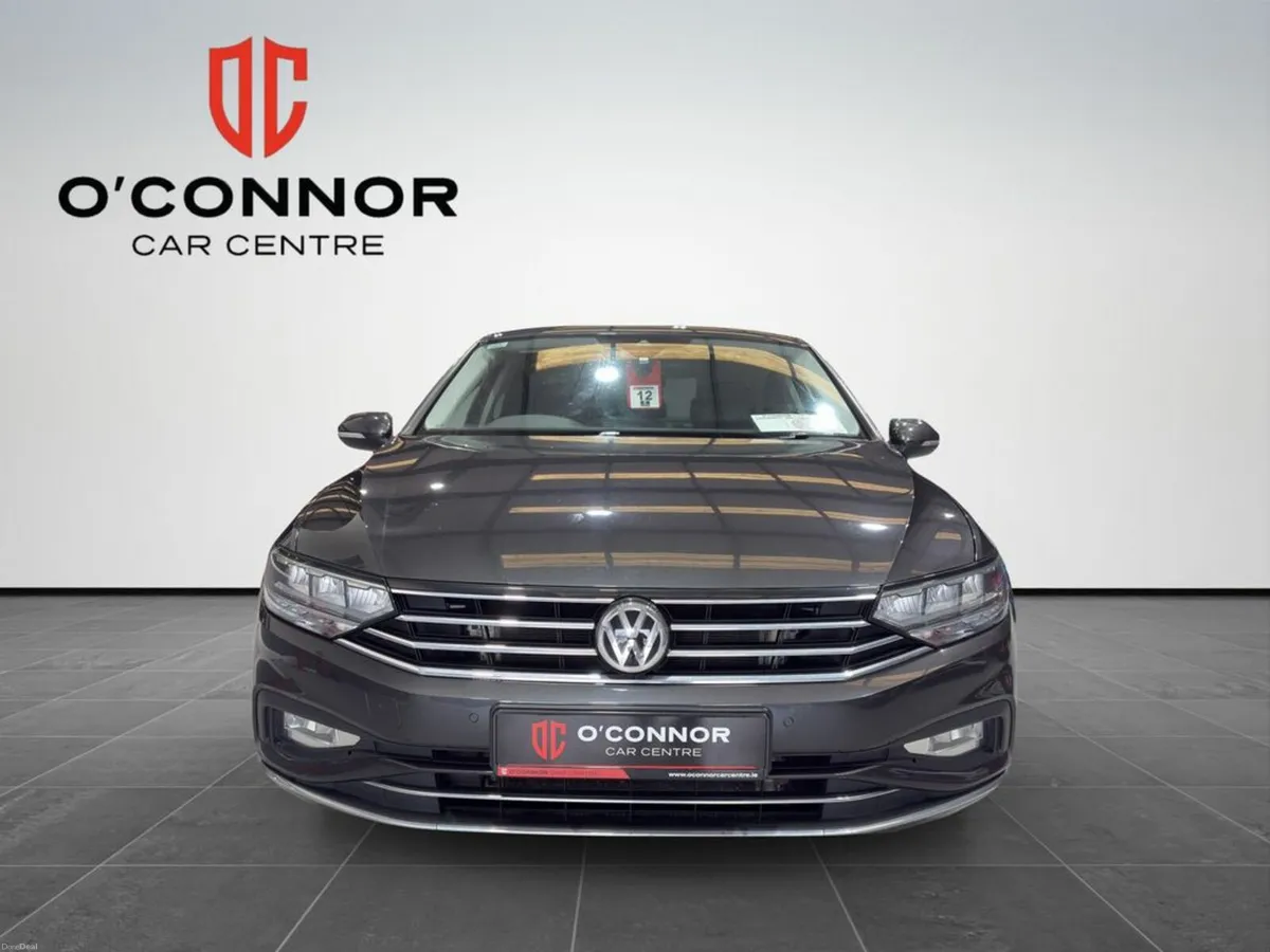 Volkswagen Passat "Manual drive, timeless looks — - Image 2