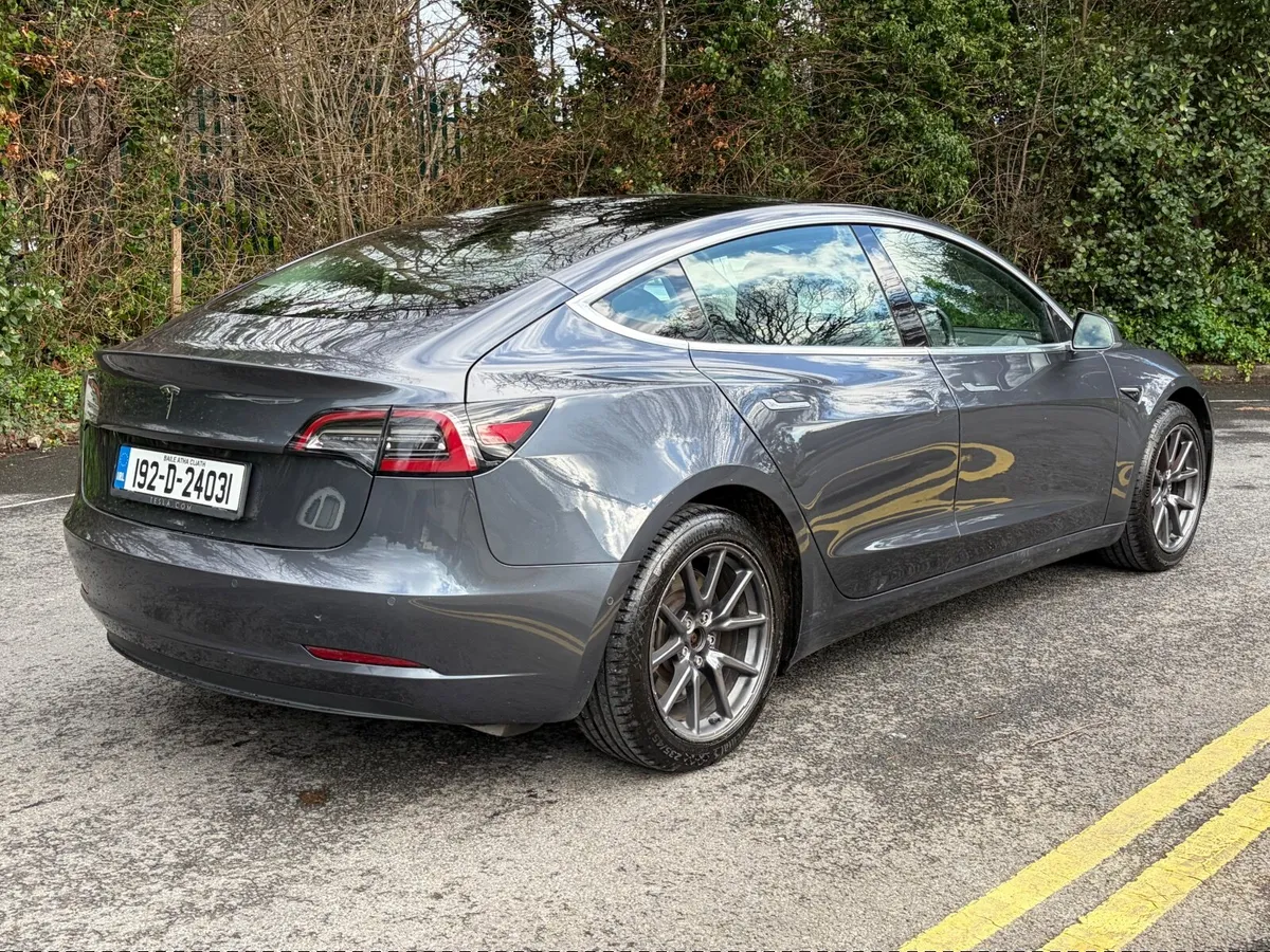 Tesla Model 3 NCT 11/27 PANORAMIC ROOF - Image 3