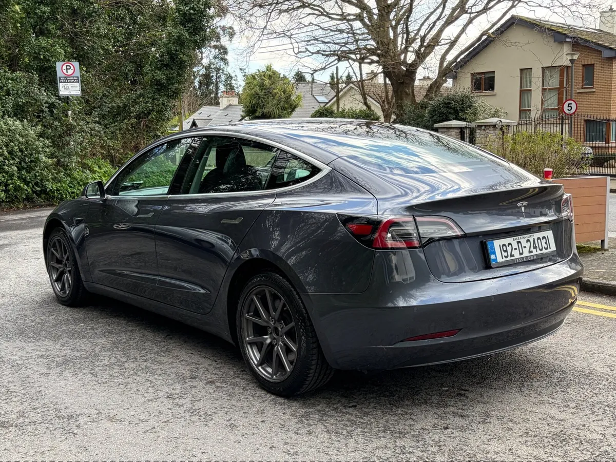 Tesla Model 3 NCT 11/27 PANORAMIC ROOF - Image 4