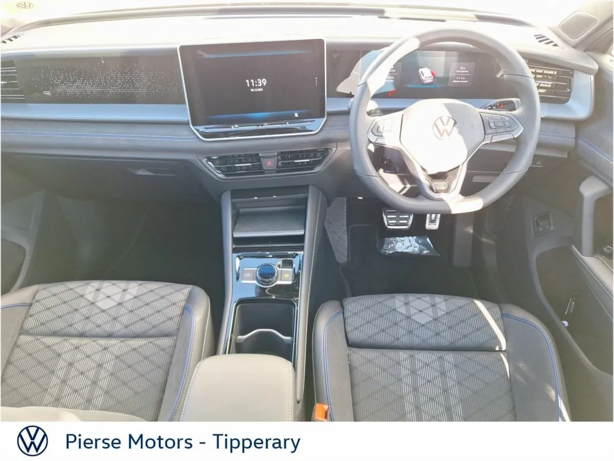 Volkswagen Tayron 1.5 TSI 204BHP R-LINE 75 PHEV DS - Image 4
