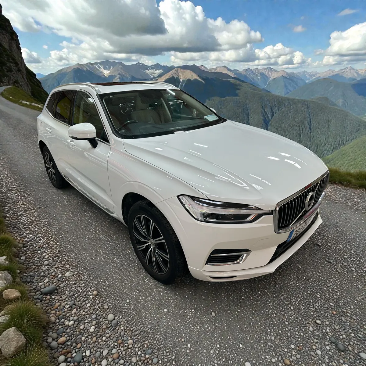 2020 Volvo XC60 T8 Plug In  Hybrid  Inscription - Image 1