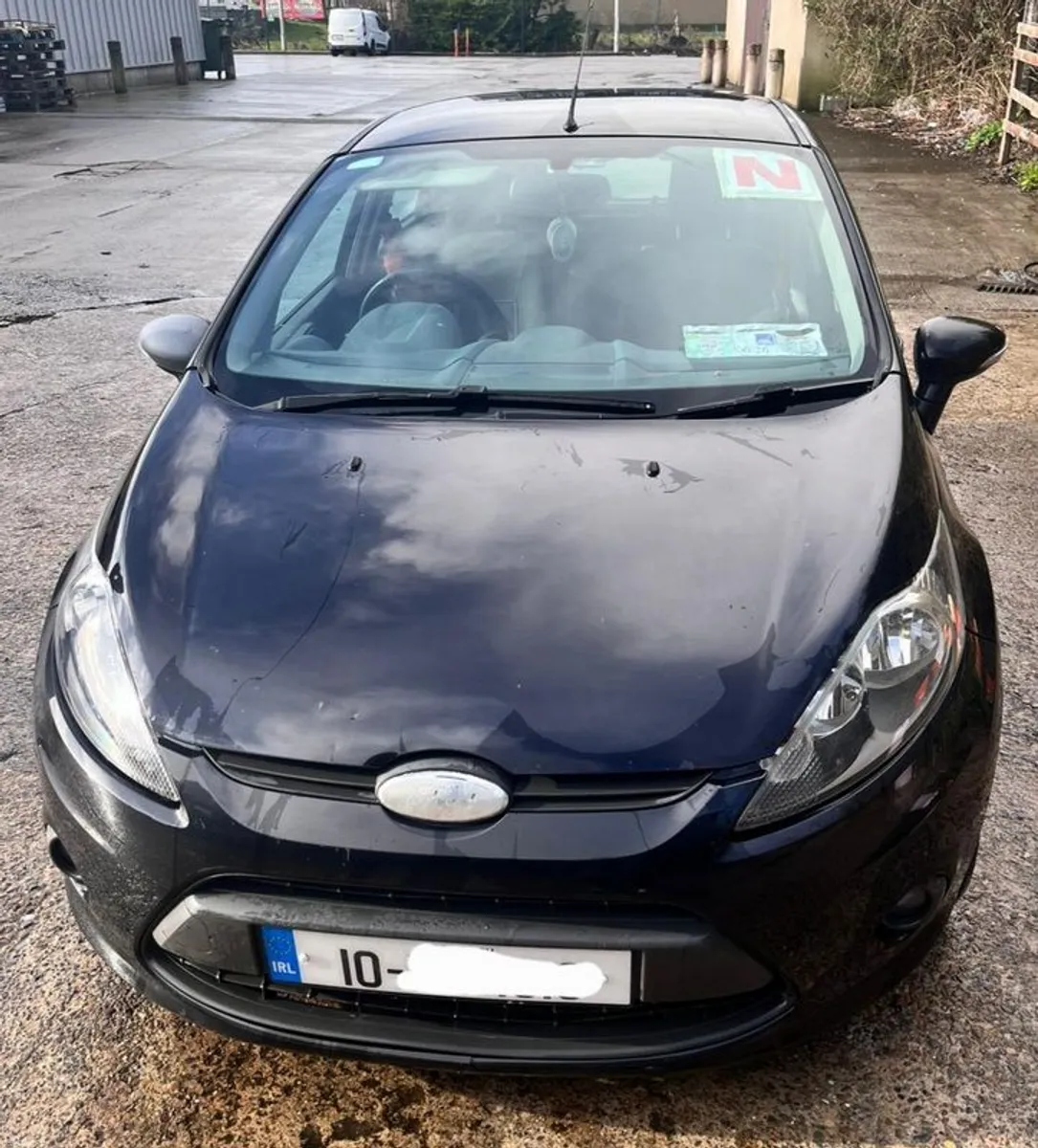 2010 Ford Fiesta - Image 1
