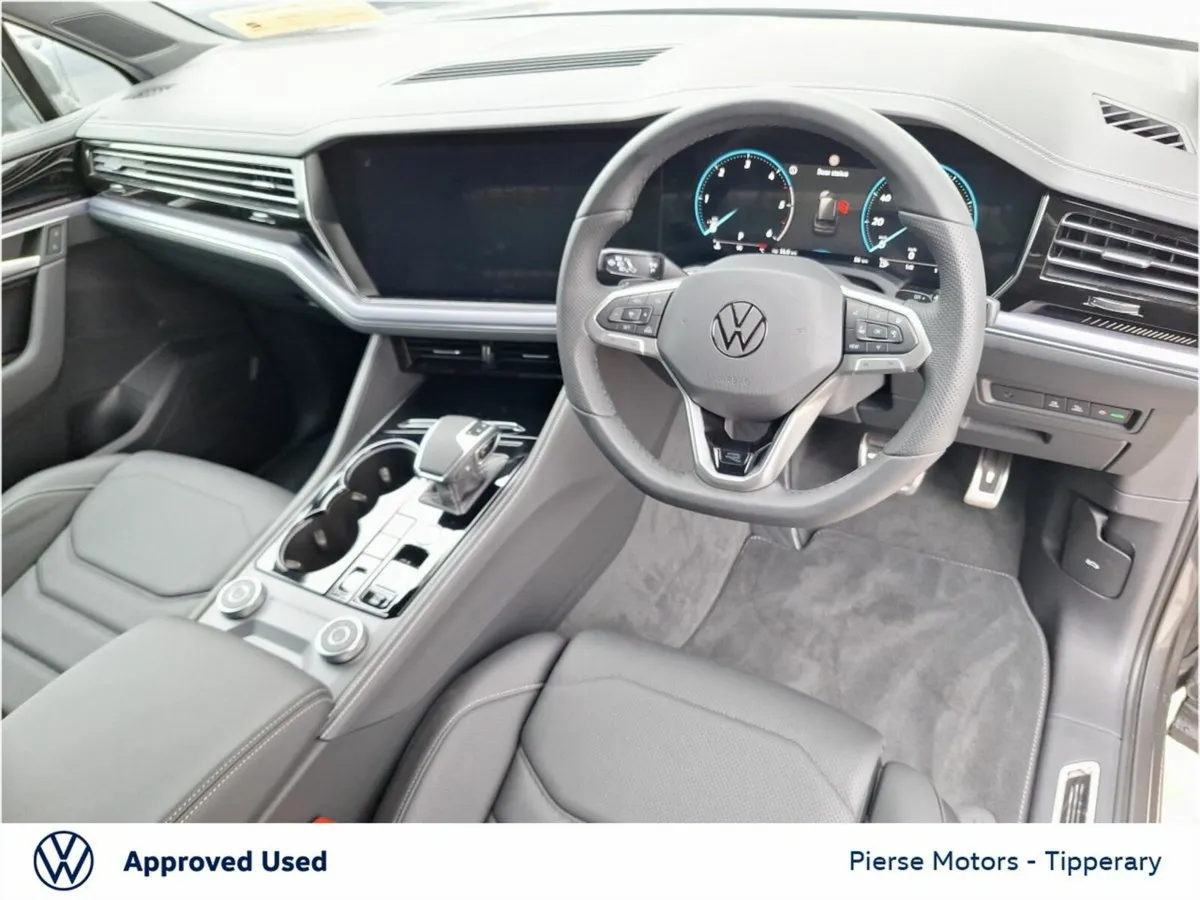 Volkswagen Touareg 3.0TDI 231HP R LINE 4M DSG - Image 4