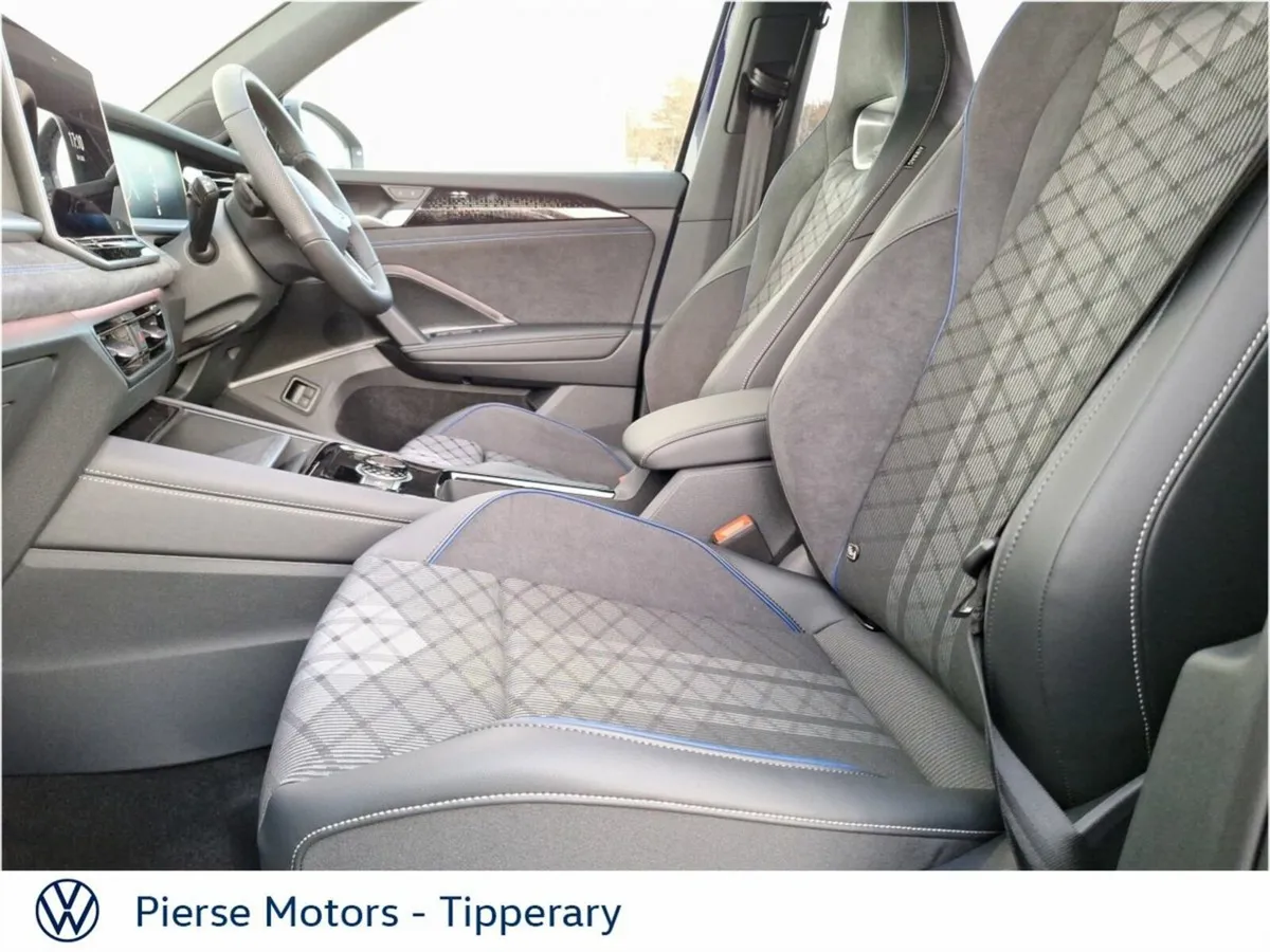 Volkswagen Tayron 1.5 TSI 204BHP R-LINE 75 PHEV DS - Image 4