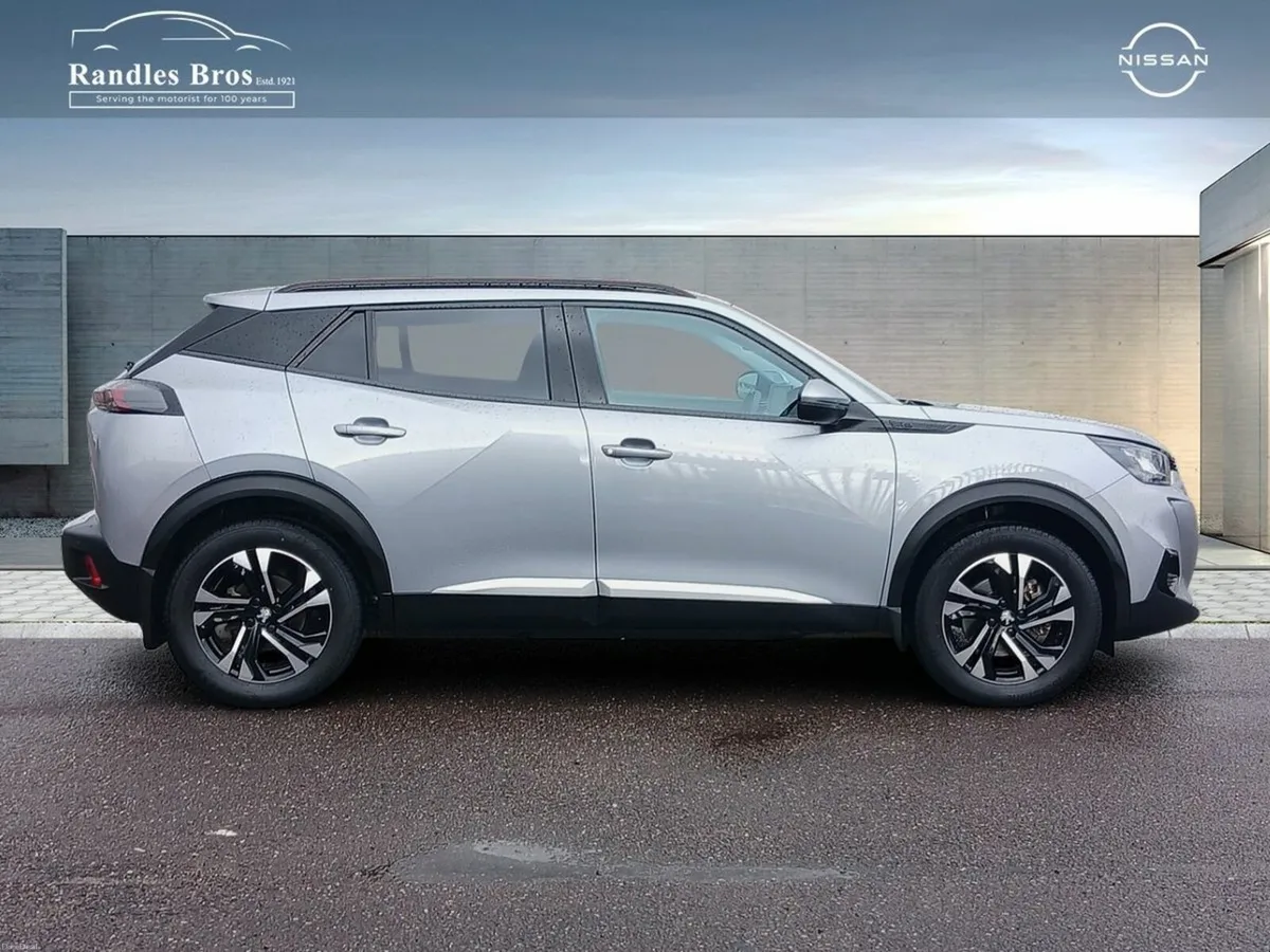 Peugeot 2008 Electric 136bhp (50 kWh) Allure - Image 3