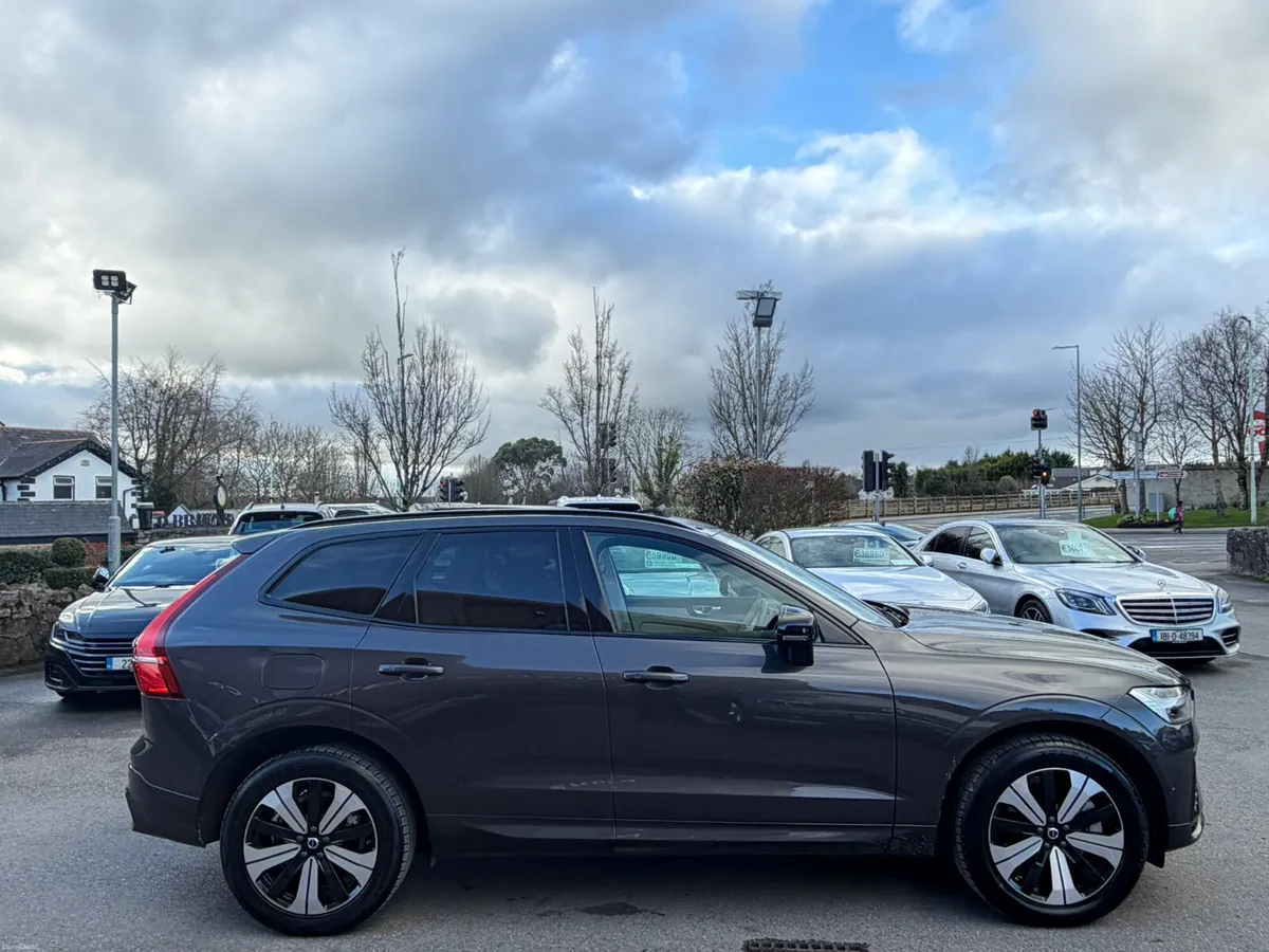 231 Volvo XC60 T6 PHEV Dark AWD Auto - Image 4