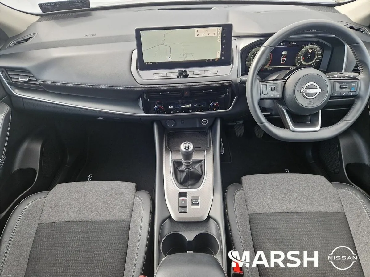 Nissan Qashqai 1.3 PET MILD HYBRID SV PREMIUM - Image 2