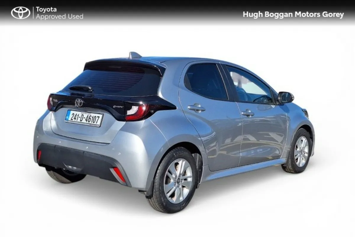 Toyota Yaris HYBRID 115 LUNA - Image 2