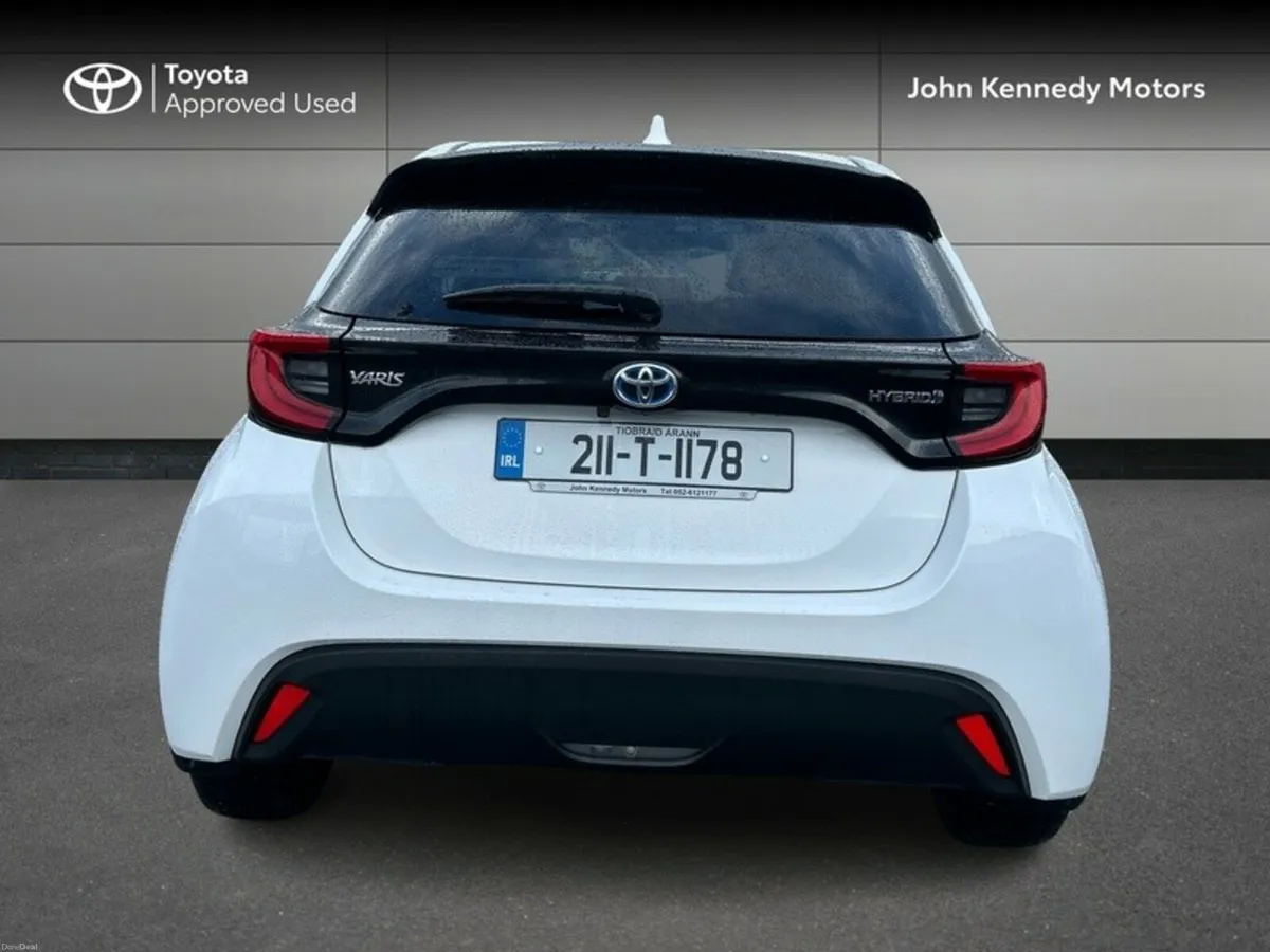 Toyota Yaris LUNA SPORT 5DR AUTO - Image 4