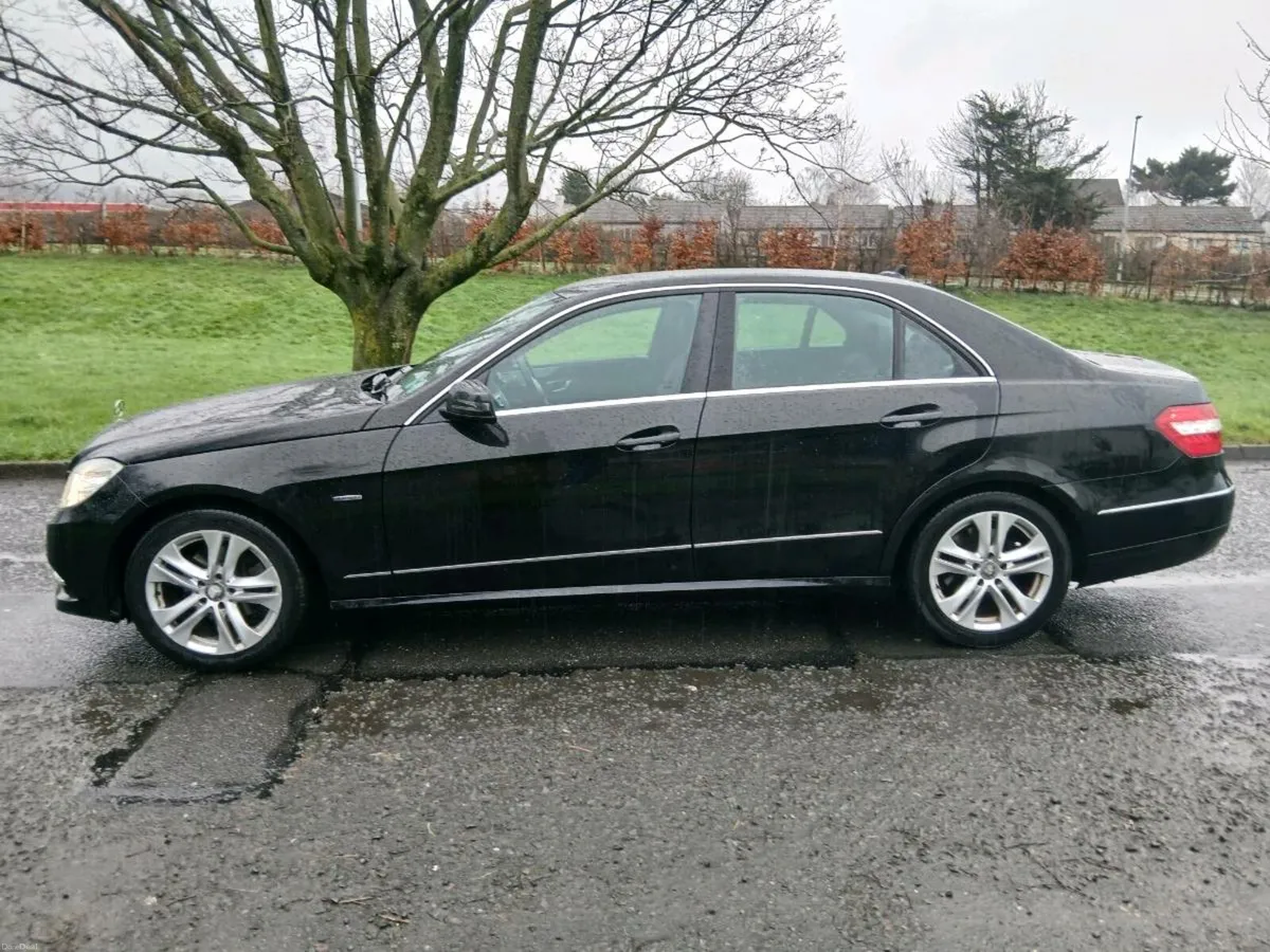 12 Mercedes E-Class AUTO diesel - Image 3