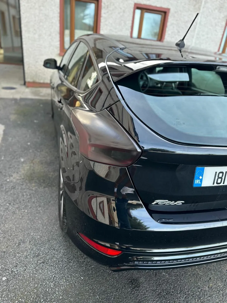 Ford Focus 2018 black ST line 1.0 petrol - Image 3