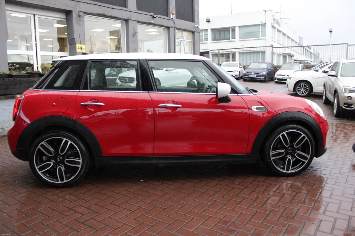 1.5D COOPER SPORT5DR HATCHBACK AUTO  //1 OWNER CAR - Image 3