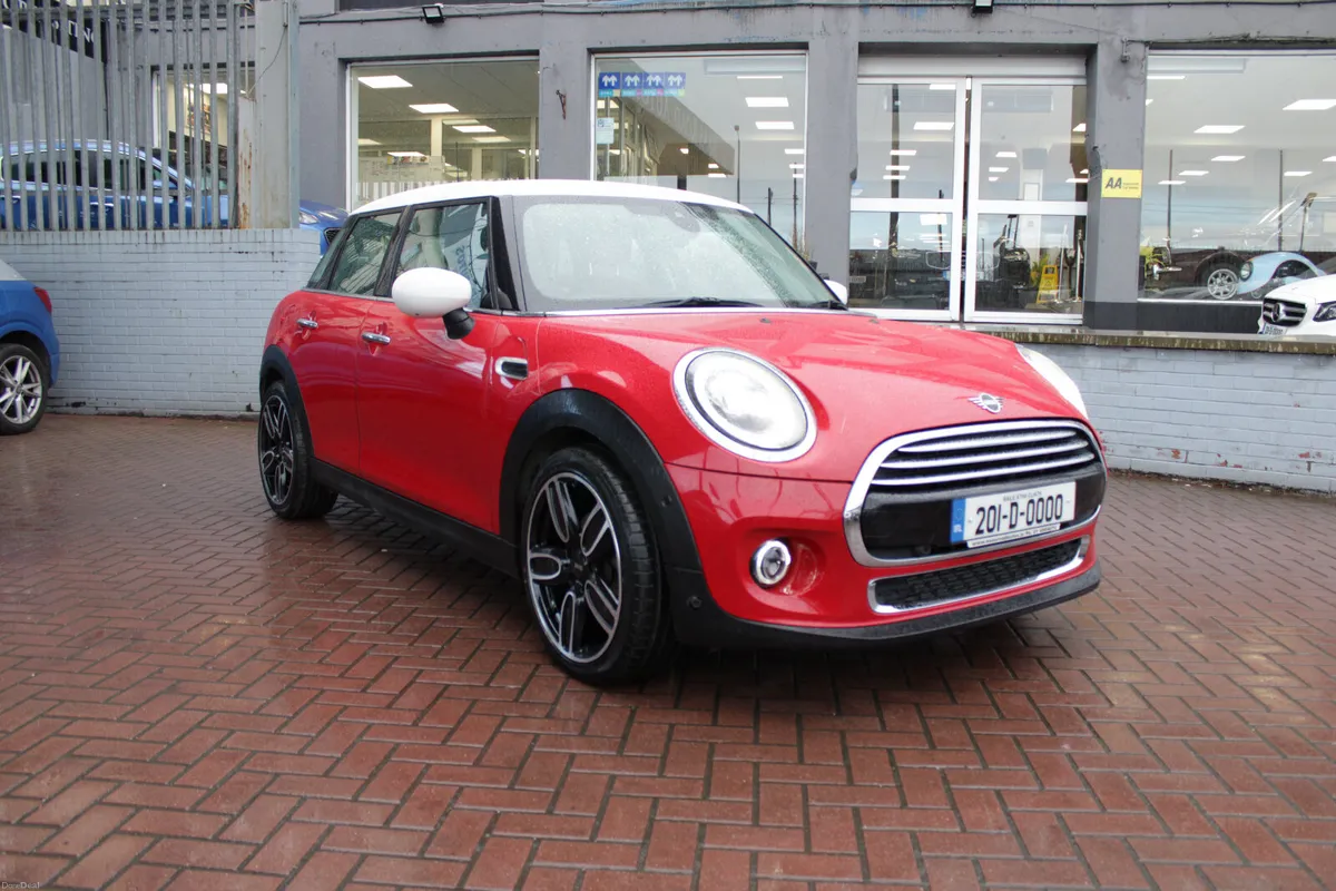 1.5D COOPER SPORT5DR HATCHBACK AUTO  //1 OWNER CAR - Image 1