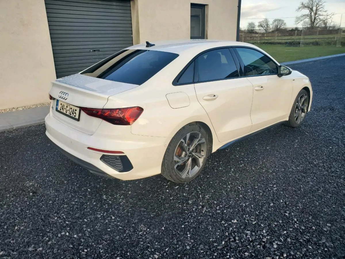 Audi A3 Sal S Line Black Edition 35 TFSI S-T 2024 - Image 4