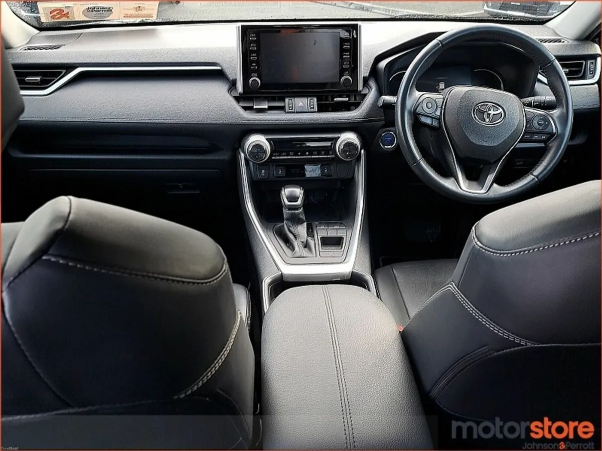 Toyota RAV4 2.5 Hybrid Sol 2WD - Image 4