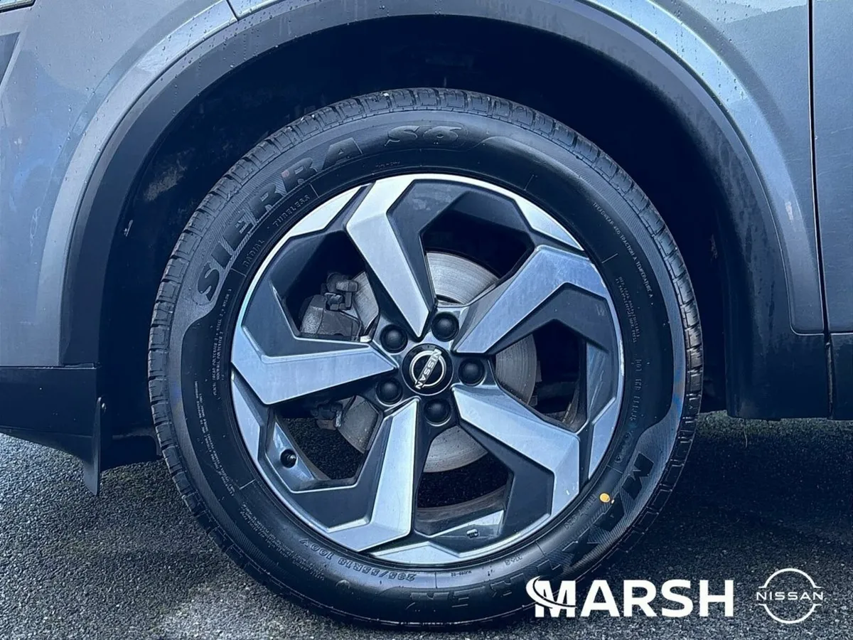 Nissan Qashqai 1.3 MILD HYBRID SV PREMIUM 5DR - Image 4