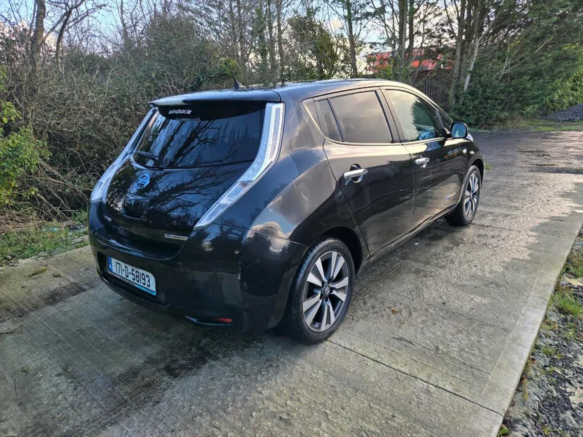 2017 Nissan Leaf - Image 4