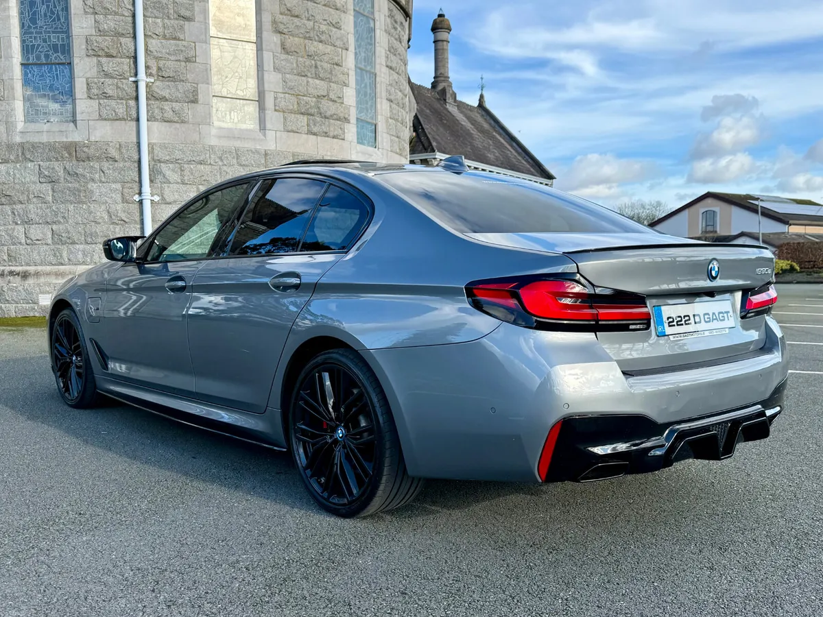 2022 BMW 530E LCI M SPORT AUTO €12K EXTAS - Image 4