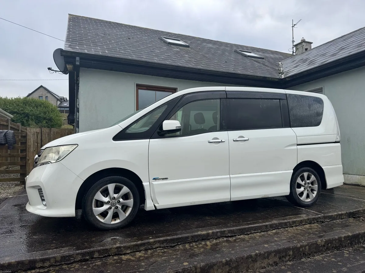 Nissan Serena - Image 2