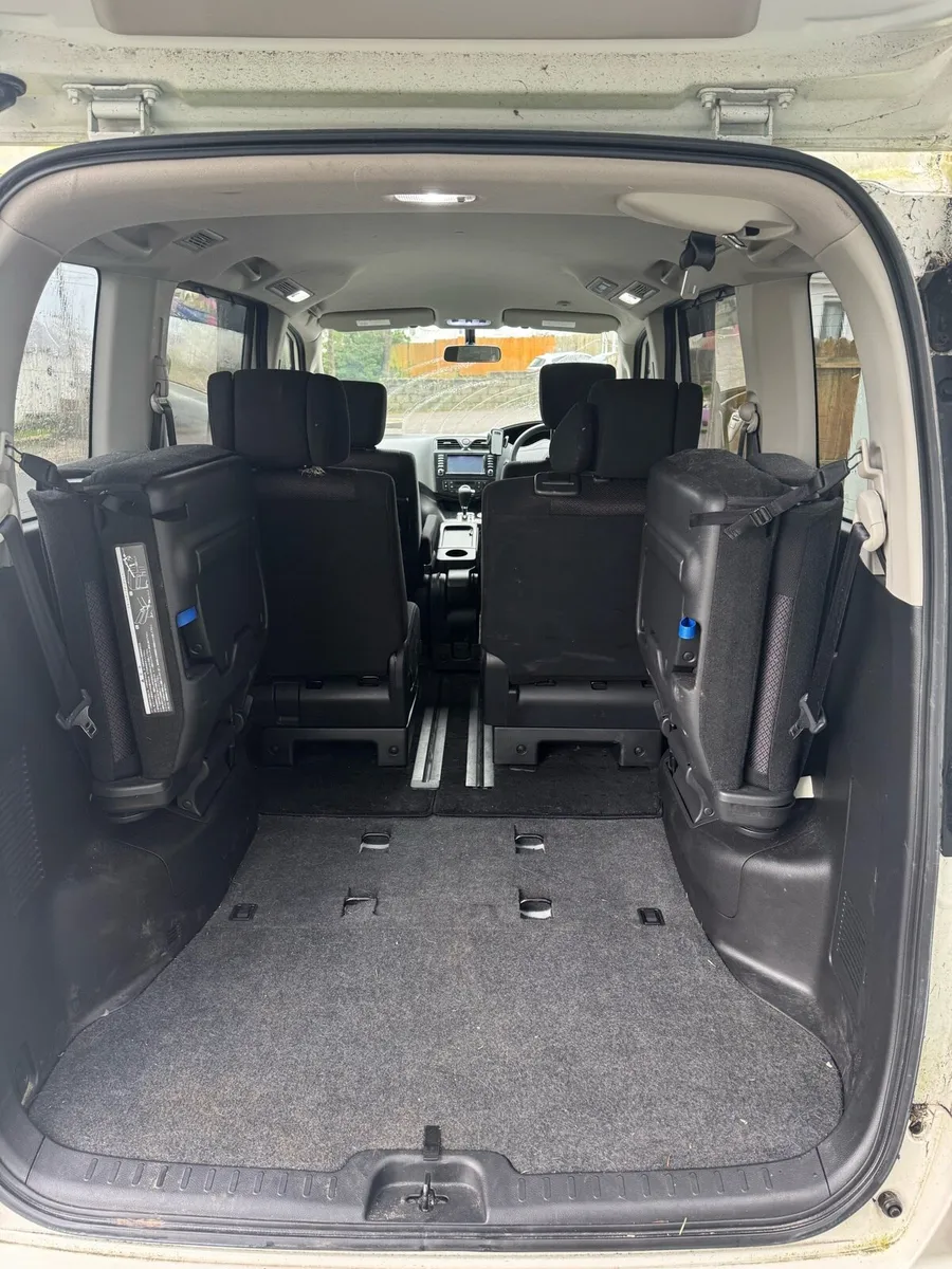 Nissan Serena - Image 4