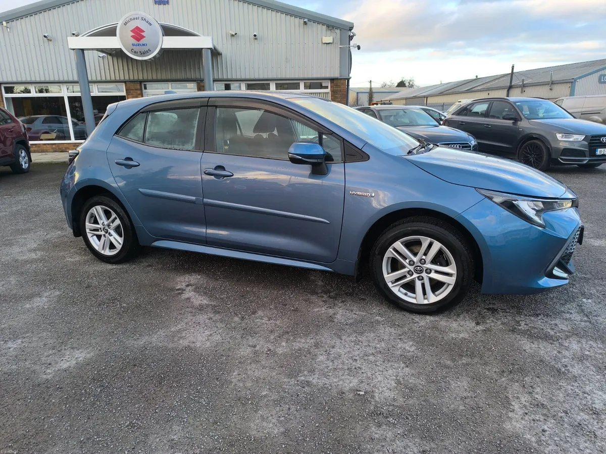 201 Toyota Corolla 1.8 Hybrid Automatic - Image 2