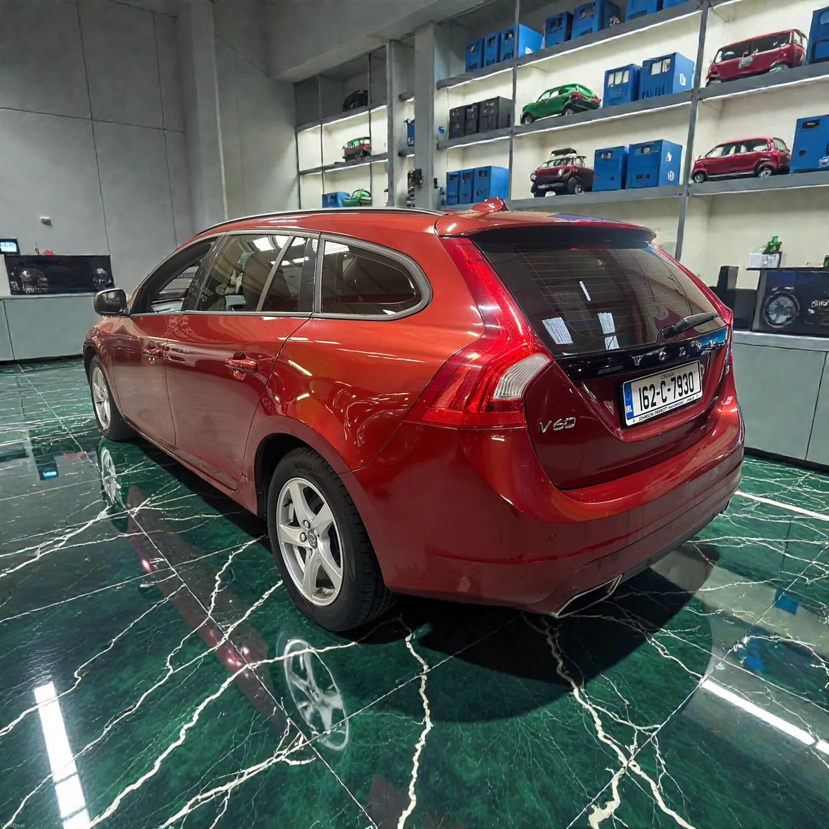 2016 Volvo V60  D4 (190hp) SE - Image 4