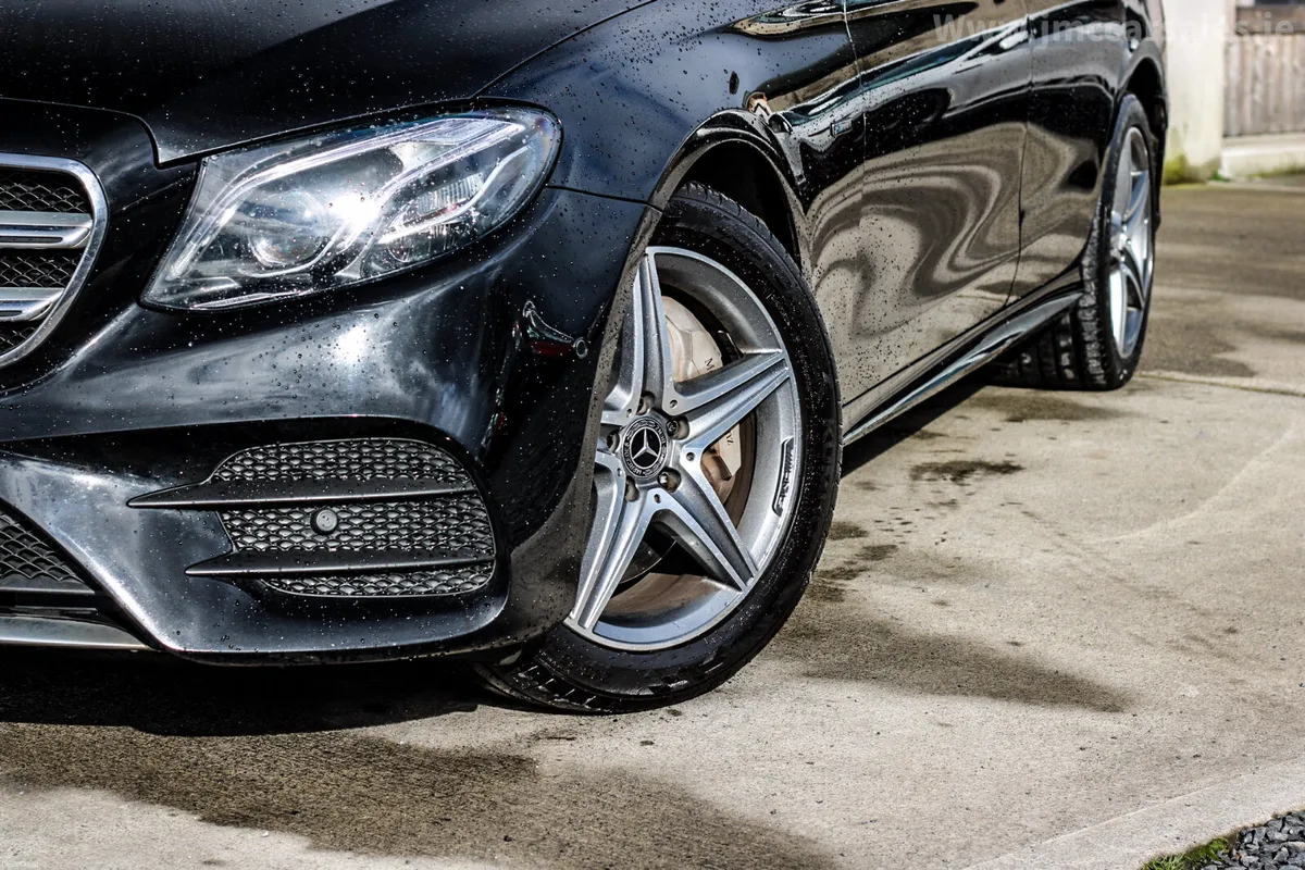 2020 MERCEDES BENZ E300 AMG LINE - Image 2