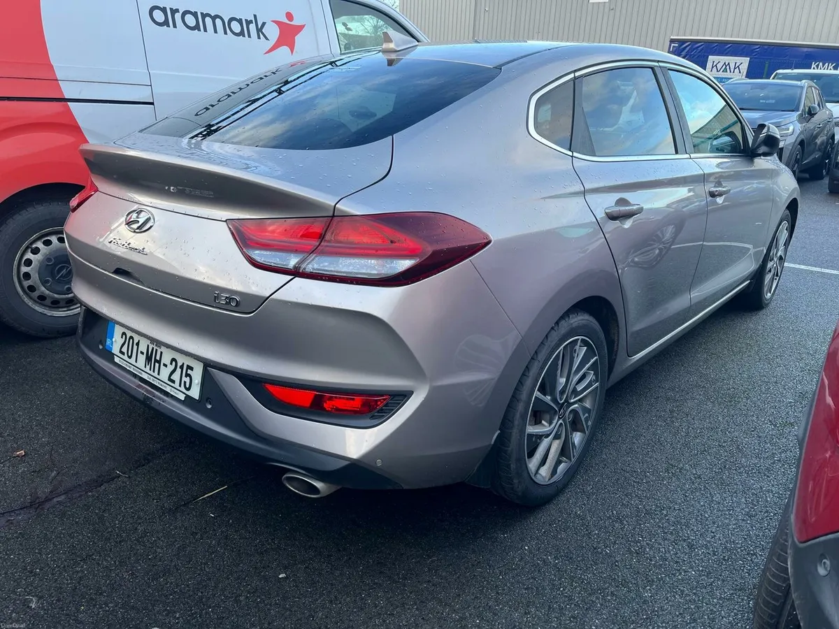 Hyundai i30 fastback - Image 4