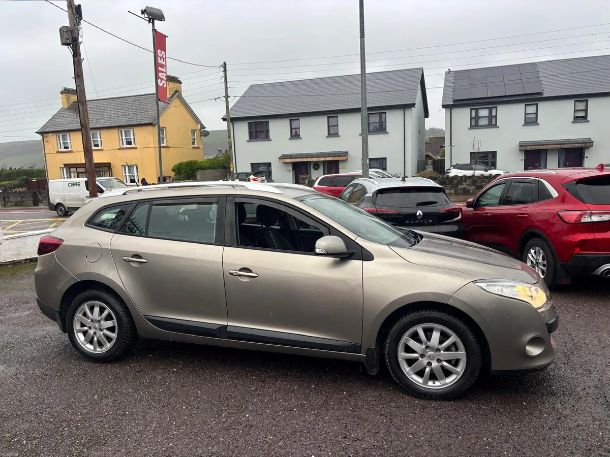 Renault Megane 2012  ESTATE  , LOW  MILEAGE - Image 3