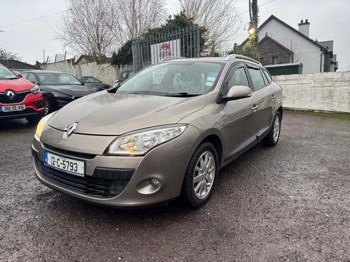 Renault Megane 2012  ESTATE  , LOW  MILEAGE - Image 1