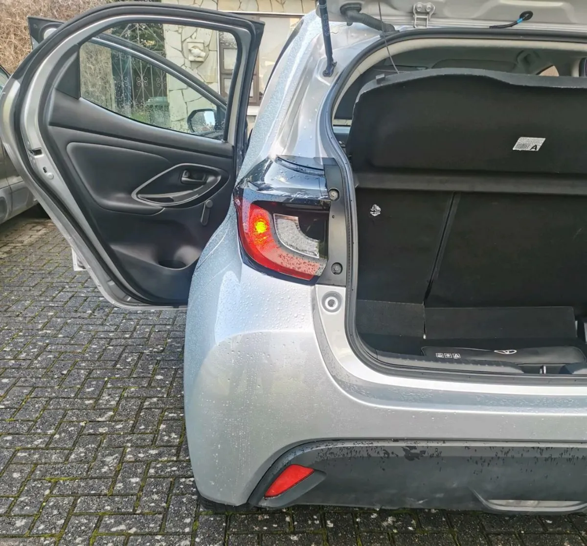 2021 Toyota Yaris Luna 1.0 4Dr Hatchback - Image 4