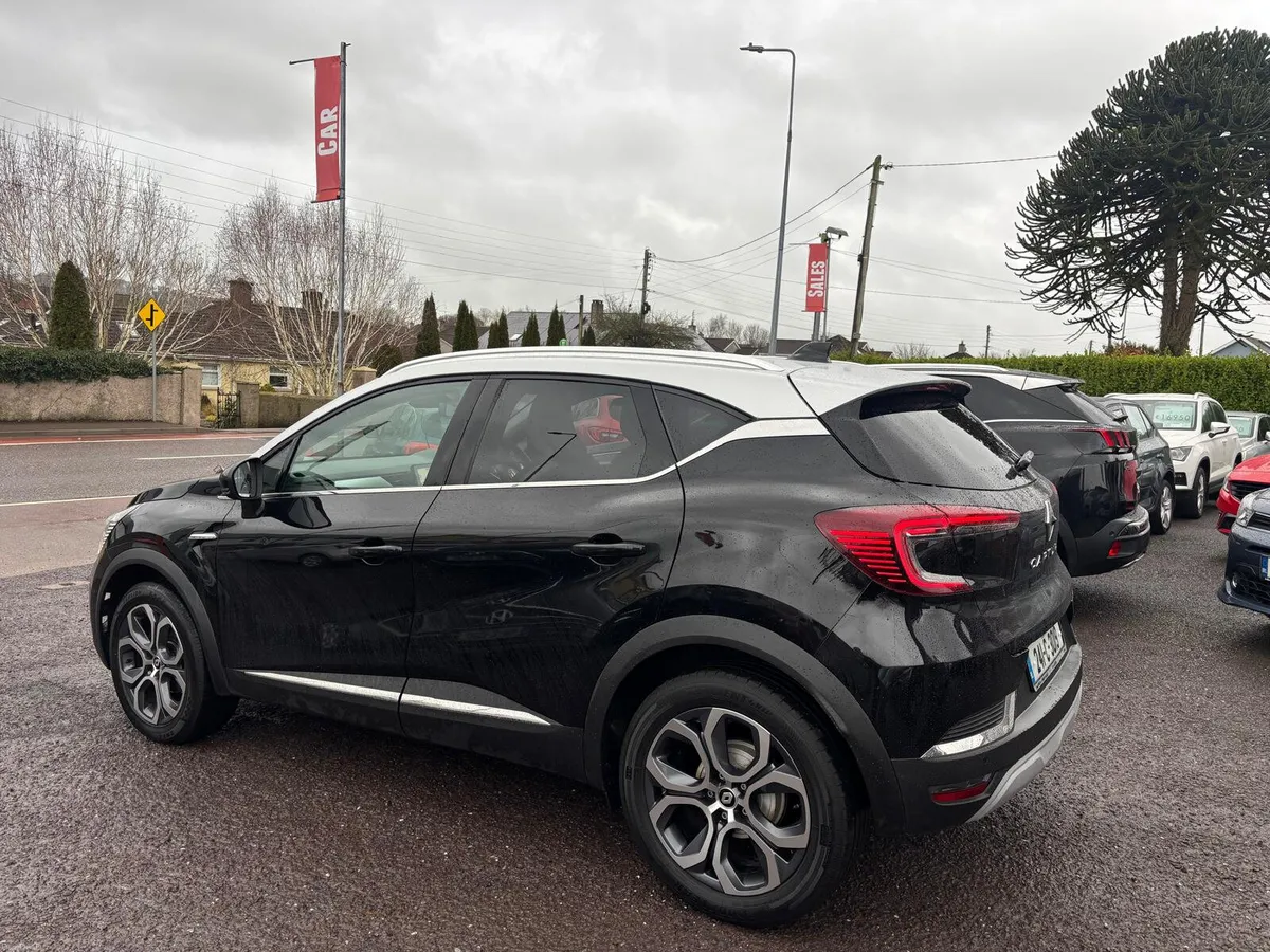 Renault Captur 2024  PETROL  LOW  MILEAGE - Image 3