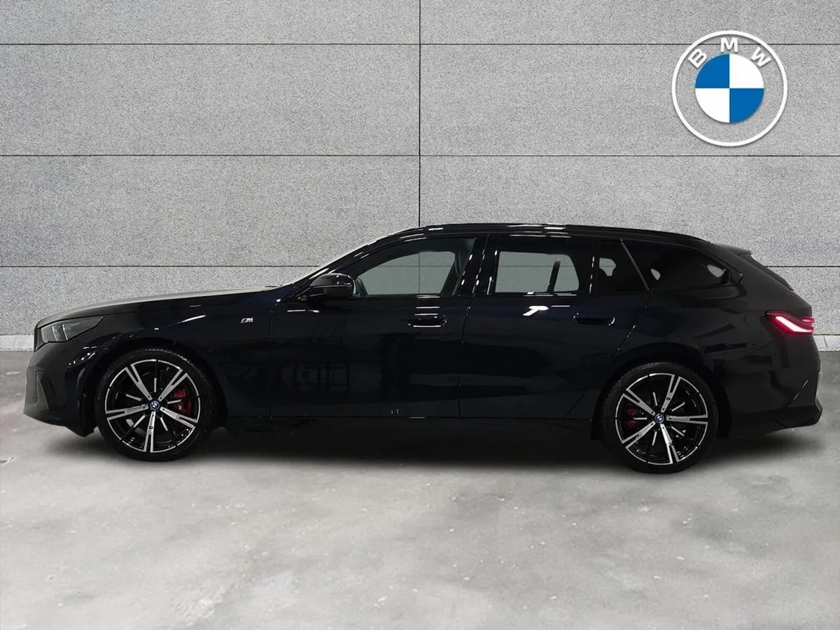 BMW i5 eDrive40 M Sport Pro Touring - Image 4