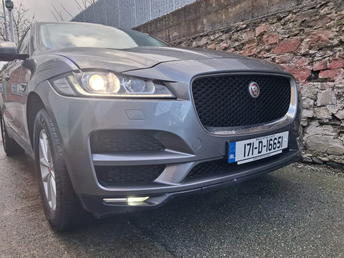 Jaguar F-Pace 2017 - Image 2