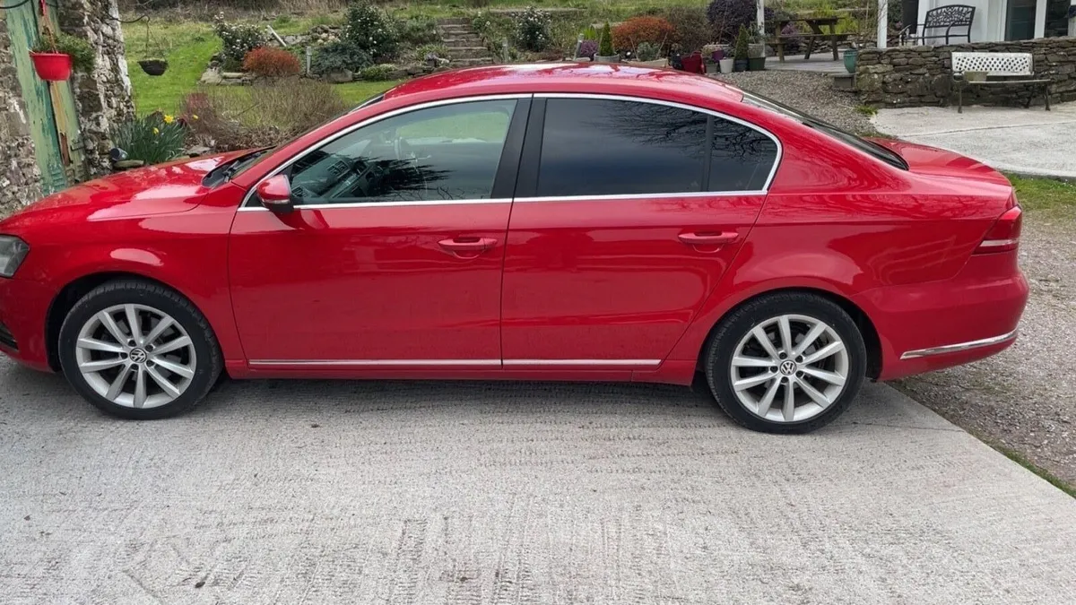 Volkswagen Passat 2.0 TDI Executive - Image 1