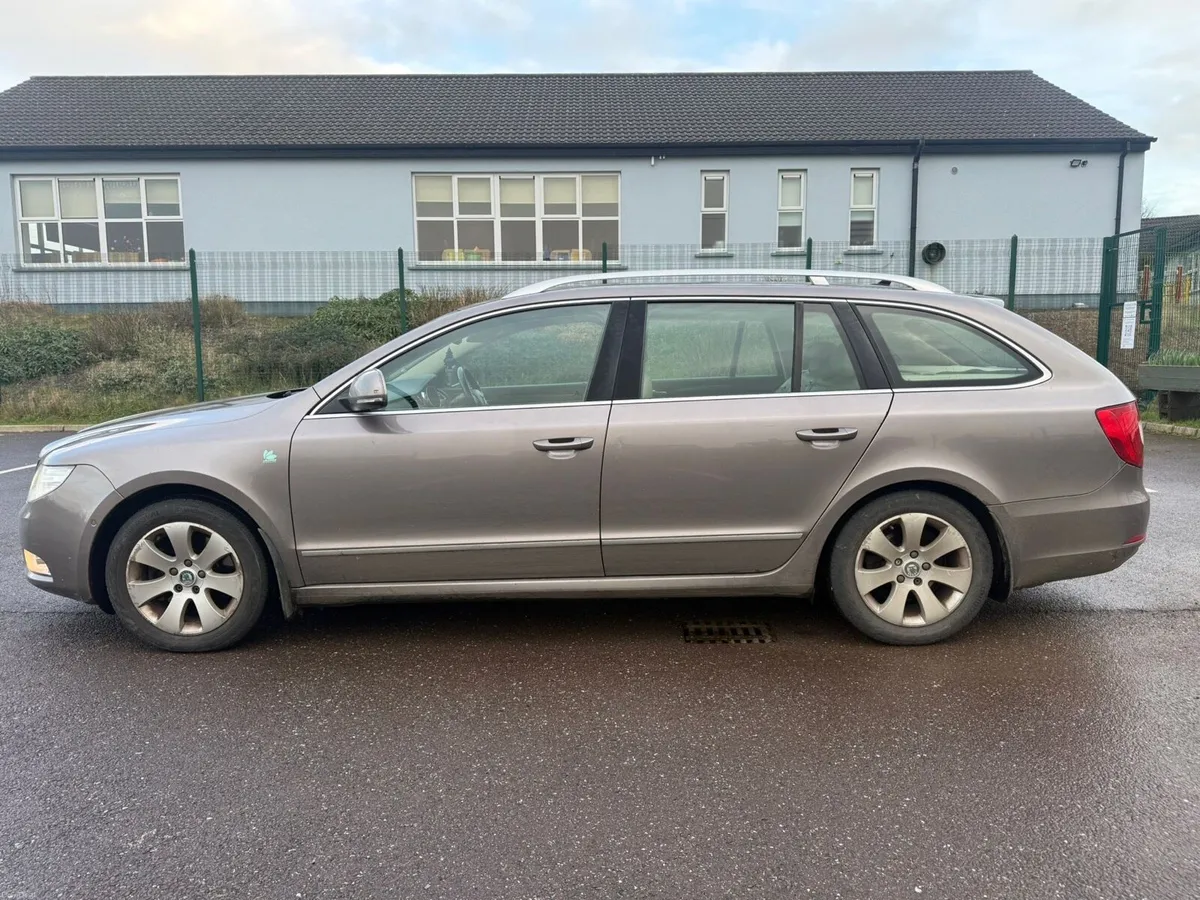 SKODA SUPERB ESTATE LOW KMS 1.6TDI NCT&TAX 2011 - Image 2