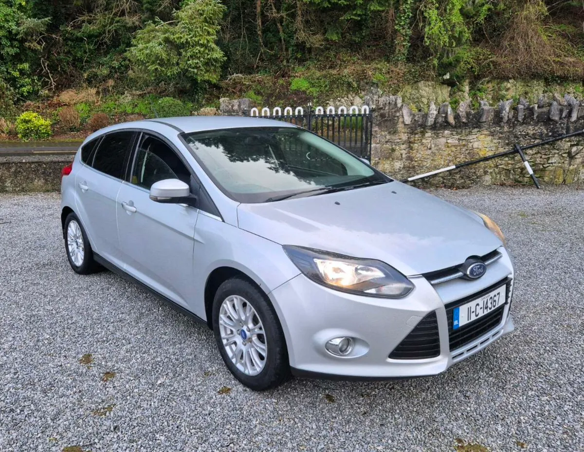 Ford Focus, Titanium High Spec, New NCT, Low miles - Image 2