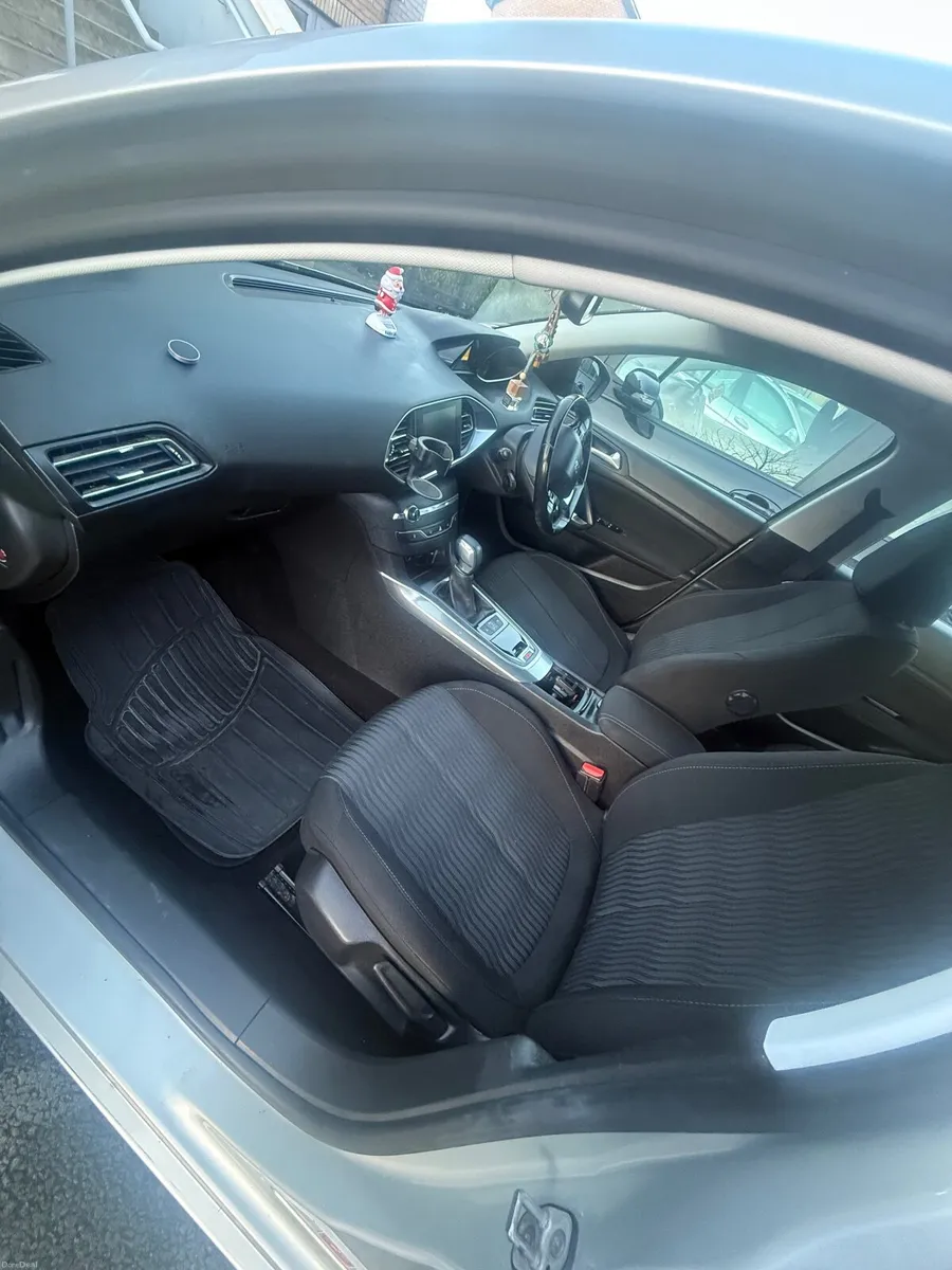 Peugeot 308 SW (Estate) automatic - Image 2