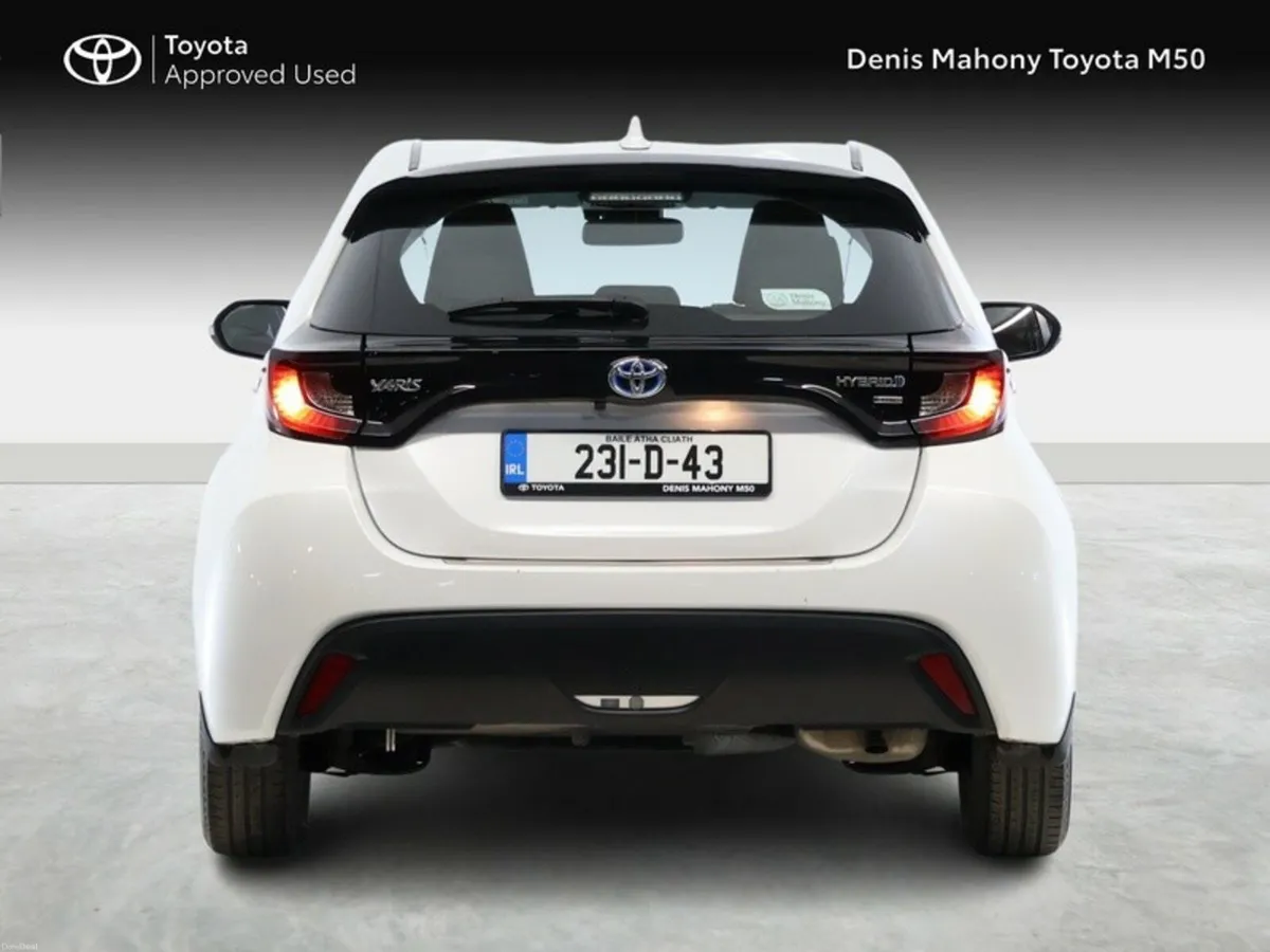 Toyota Yaris Luna Hybrid - Image 4