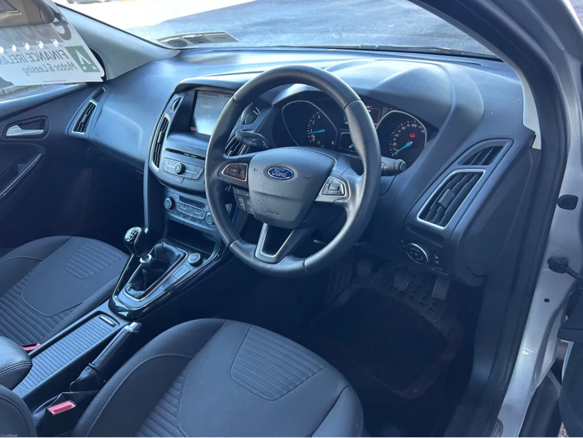 Ford Focus TITANIUM 1.0 ECOBOOST 12 125PS 4DR - Image 3
