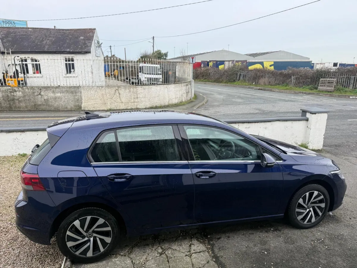 Volkswagen Golf STYLE TSI PHEV  E-HYBRID S DSG - Image 2