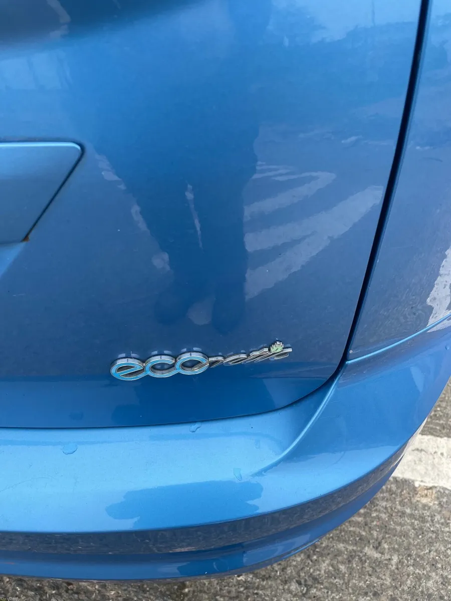 Ford Focus 2010 - Image 3