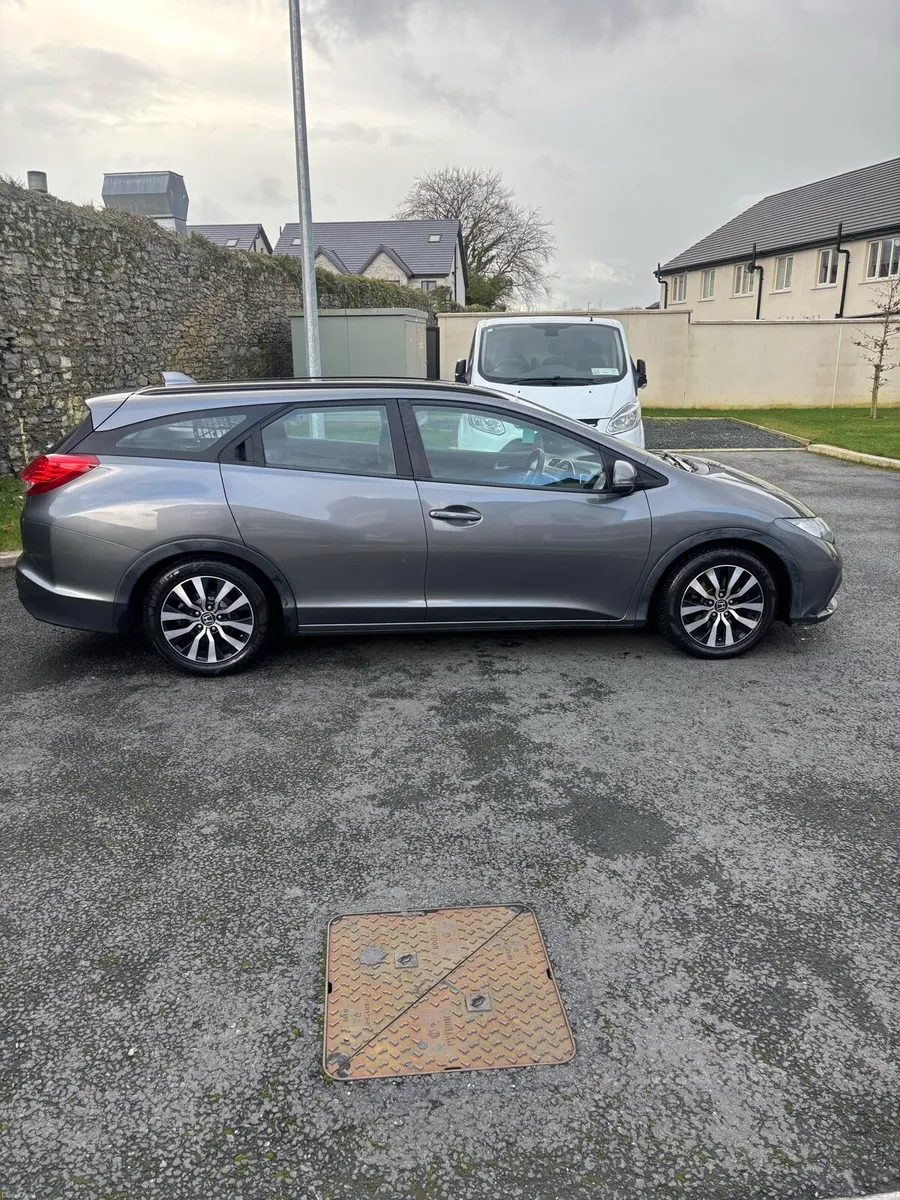 2014 Honda Civic for sale, new NCT low km - Image 4