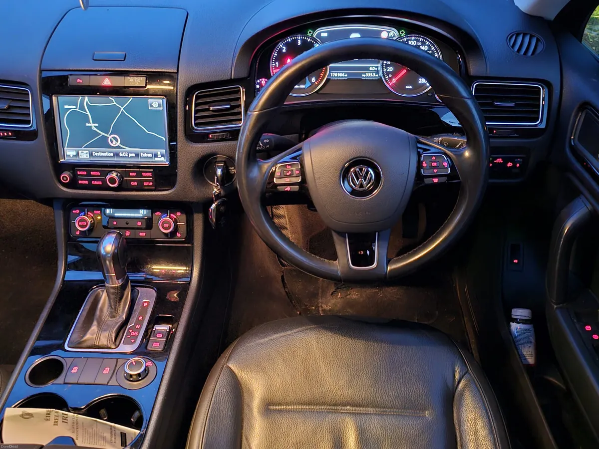 Volkswagen Touareg 2013 3L v6 automatic €12900 - Image 3