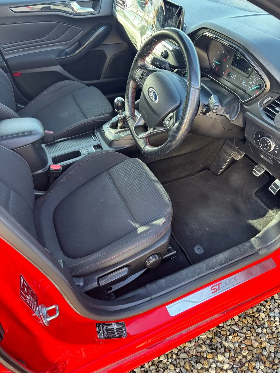 Ford focus - Image 6